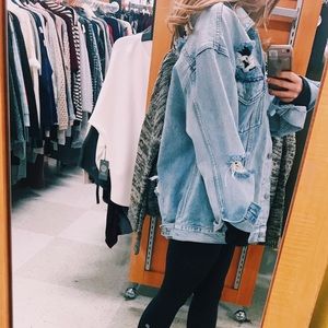 LEVIS Distressed Trucker Jean Jacket
